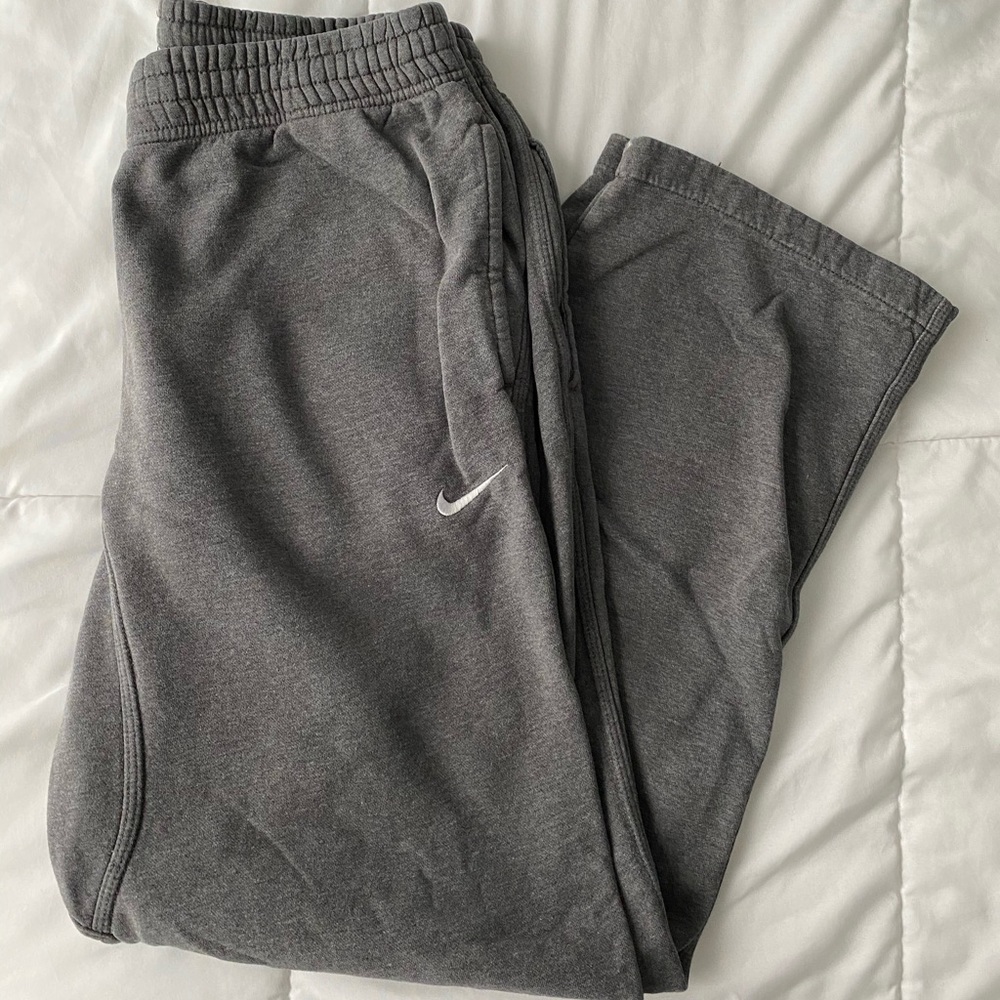 Men’s Nike Charcoal Sweatpants- Large
